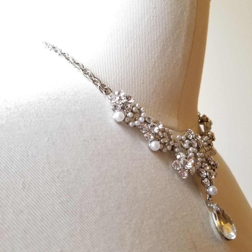 Silver Rhinestone Flower Pearl Bead Neckla… - Picture 4 of 8